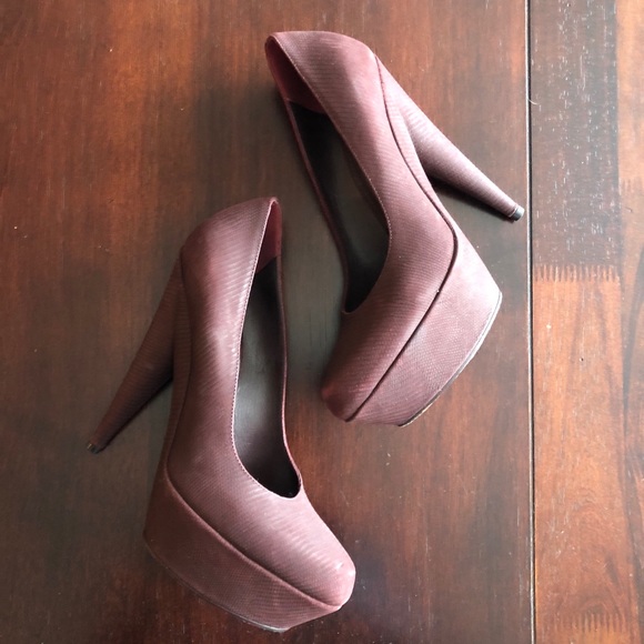 YSL Platform Heels. Exotic Reptile Emboss - Picture 3 of 7